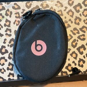 Beats by Dre Black Headphones Case